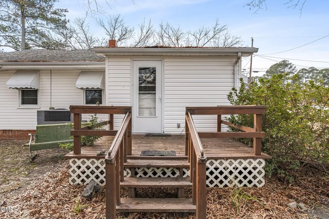 106 W Caroline Avenue, Smithfield, NC 27577