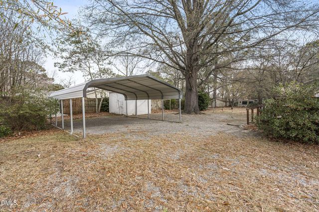 106 W Caroline Avenue, Smithfield, NC 27577