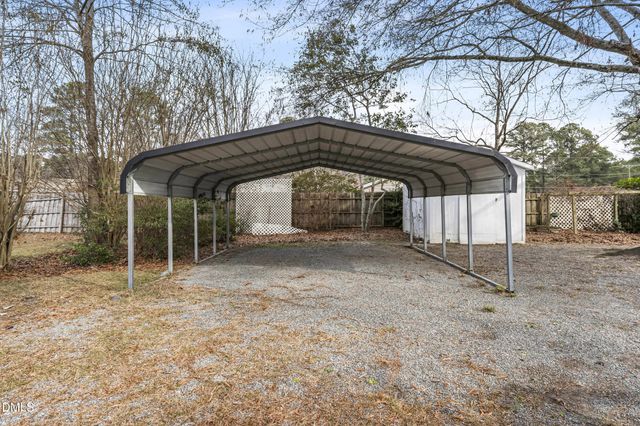 106 W Caroline Avenue, Smithfield, NC 27577