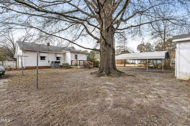 106 W Caroline Avenue, Smithfield, NC 27577