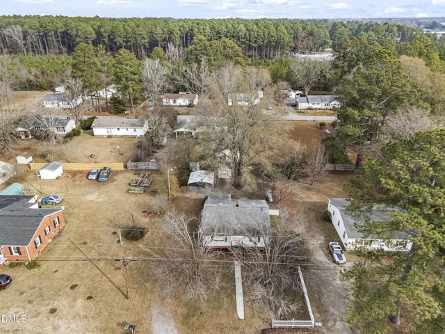 106 W Caroline Avenue, Smithfield, NC 27577