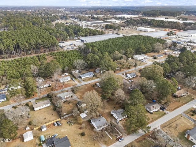 106 W Caroline Avenue, Smithfield, NC 27577