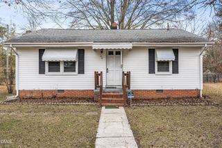 106 W Caroline Avenue, Smithfield, NC 27577