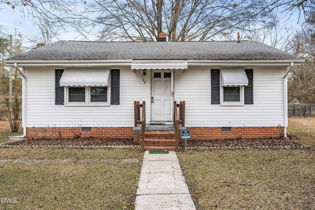 106 W Caroline Avenue, Smithfield, NC 27577