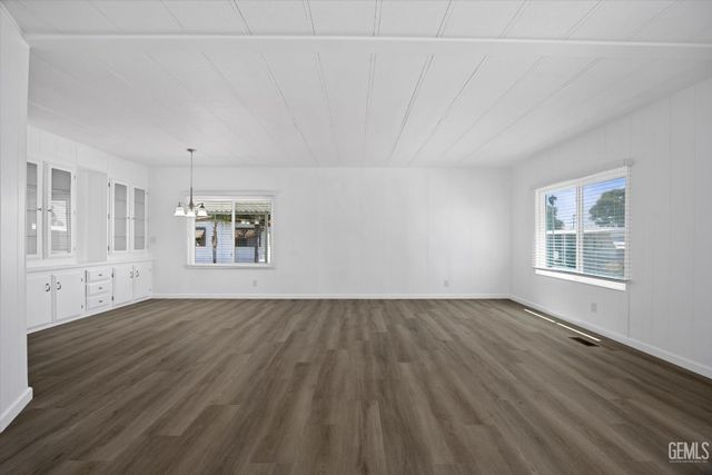 114 Cedarwood Lane, Bakersfield, CA 93308