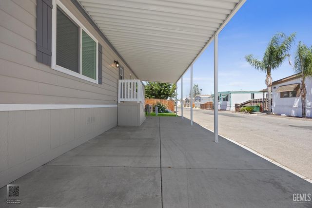114 Cedarwood Lane, Bakersfield, CA 93308