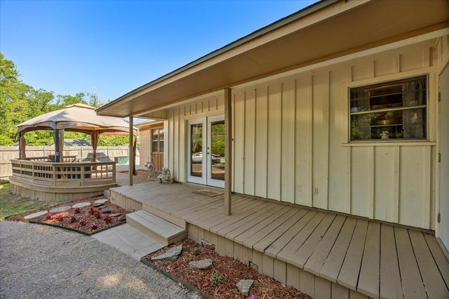223 Guadalupe Drive, Athens, TX 75751