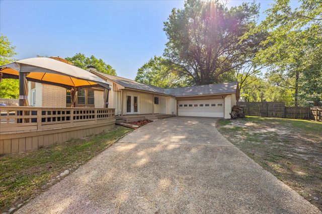 223 Guadalupe Drive, Athens, TX 75751