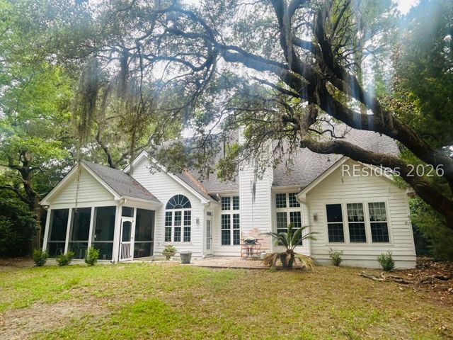 10 Stonewall Cir, Hilton Head Island, SC 29926