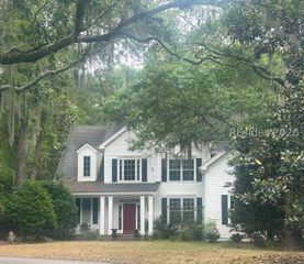 10 Stonewall Cir, Hilton Head Island, SC 29926