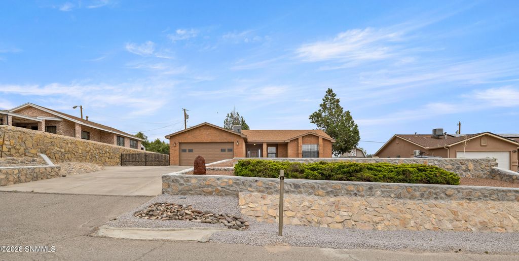 5084 Apache Trail, Las Cruces, NM 88012