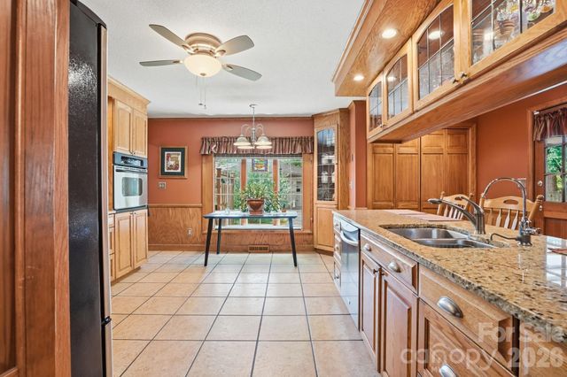 5705 Foxcrest Drive, Mint Hill, NC 28227