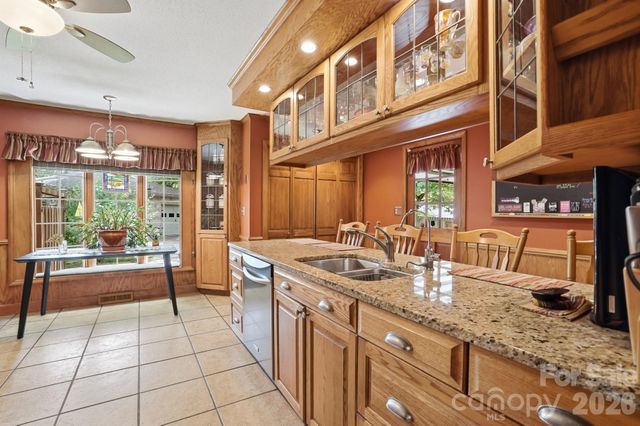 5705 Foxcrest Drive, Mint Hill, NC 28227