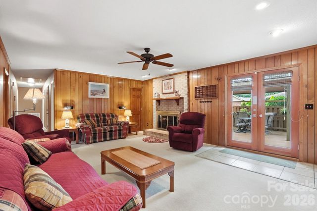 5705 Foxcrest Drive, Mint Hill, NC 28227
