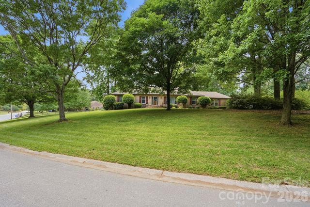 5705 Foxcrest Drive, Mint Hill, NC 28227
