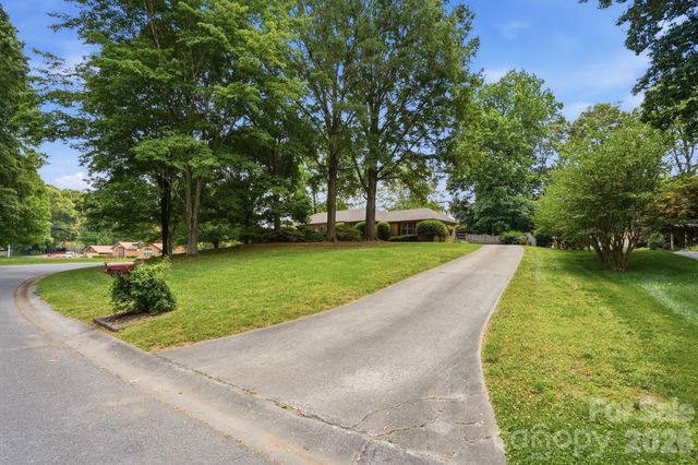 5705 Foxcrest Drive, Mint Hill, NC 28227