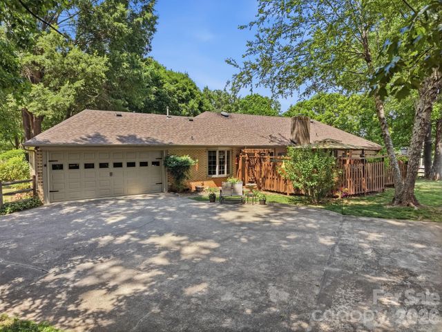5705 Foxcrest Drive, Mint Hill, NC 28227
