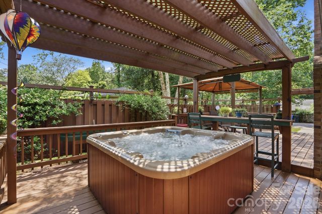 5705 Foxcrest Drive, Mint Hill, NC 28227