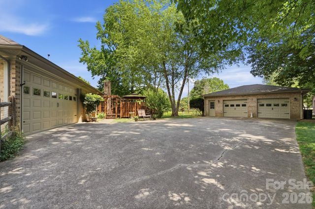 5705 Foxcrest Drive, Mint Hill, NC 28227