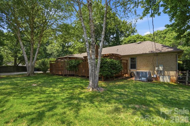 5705 Foxcrest Drive, Mint Hill, NC 28227