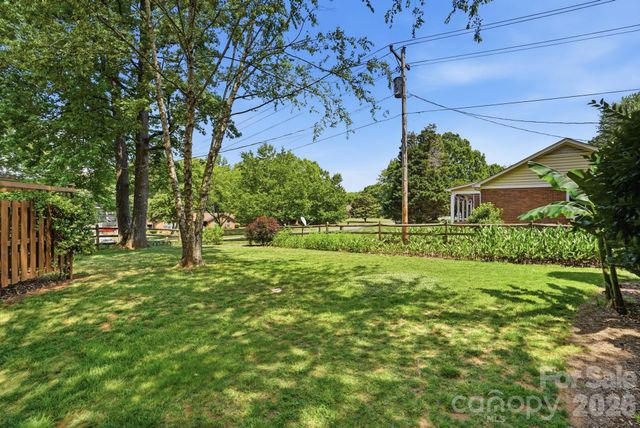 5705 Foxcrest Drive, Mint Hill, NC 28227
