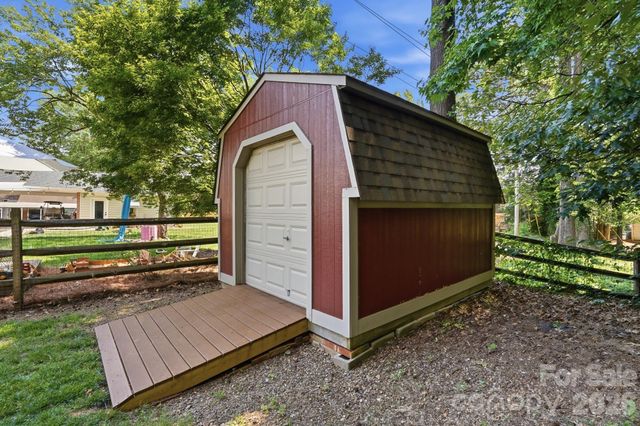 5705 Foxcrest Drive, Mint Hill, NC 28227