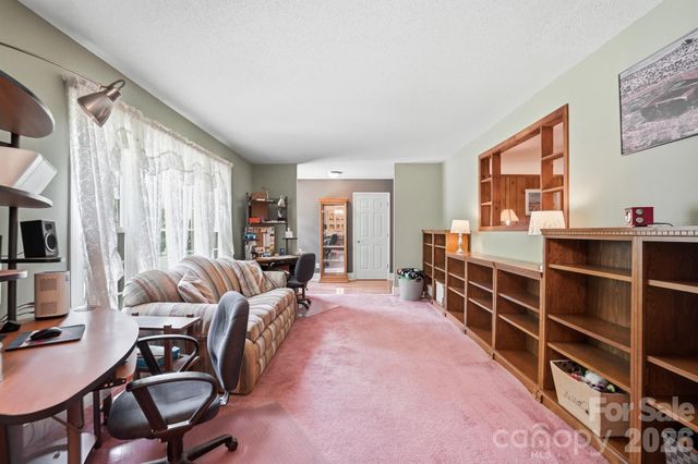5705 Foxcrest Drive, Mint Hill, NC 28227