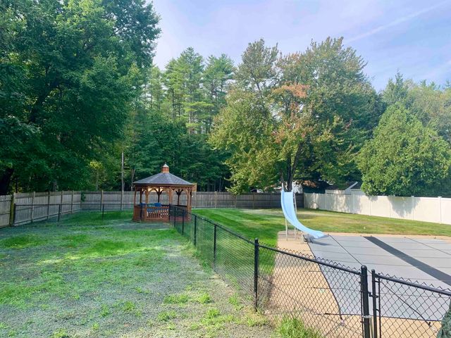 24 Beacon Drive, Merrimack, NH 03054