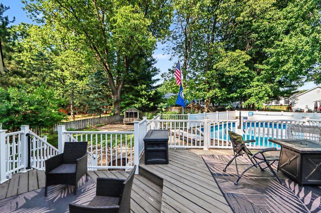 8275 Valleywood Lane, Portage, MI 49024