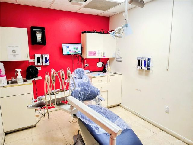 921 E Main Avenue 2, Mission, TX 78573