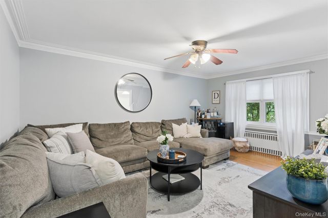 43 N Forest Avenue A3, Rockville Centre, NY 11570