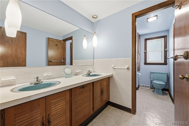 44 Queens Drive, Grand Island, NY 14072