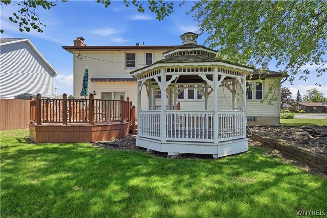 44 Queens Drive, Grand Island, NY 14072