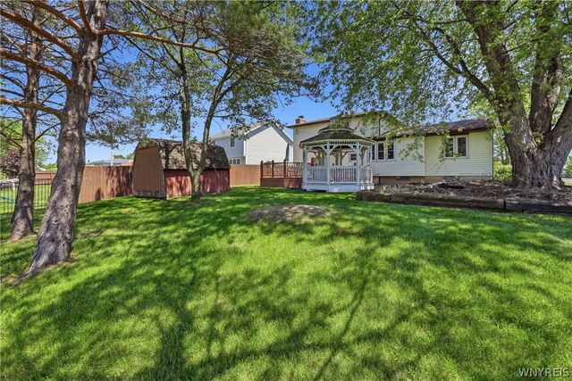 44 Queens Drive, Grand Island, NY 14072