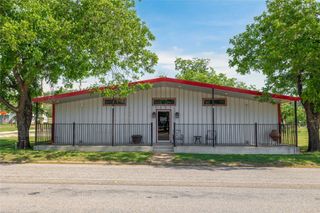 204 Wallis Avenue, Santa Anna, TX 76878