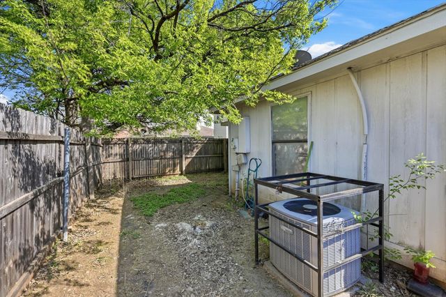 2532 Winding Road, Fort Worth, TX 76133