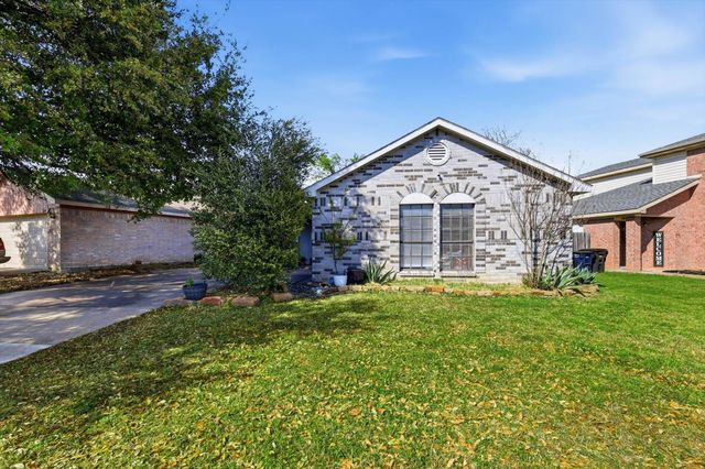 2532 Winding Road, Fort Worth, TX 76133