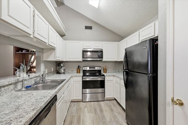 2532 Winding Road, Fort Worth, TX 76133