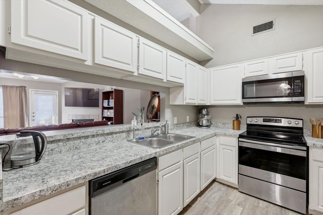 2532 Winding Road, Fort Worth, TX 76133