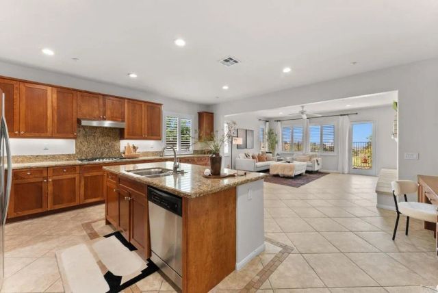 10570 Aspen, Escondido, CA 92026