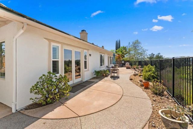 10570 Aspen, Escondido, CA 92026