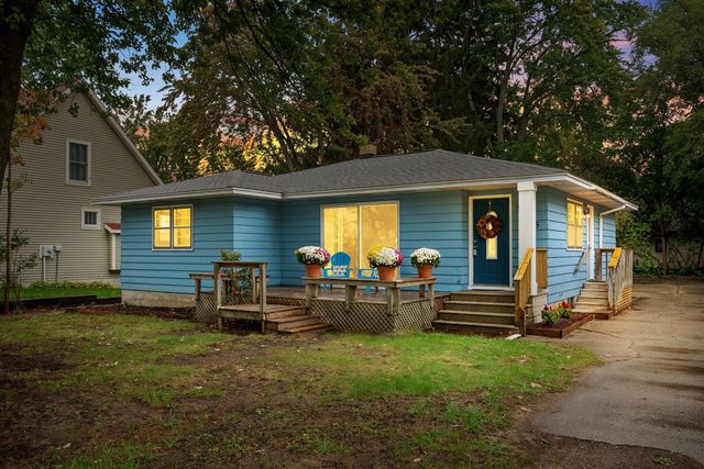 615 Fall Street, Spring Lake, MI 49456