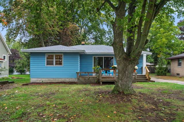 615 Fall Street, Spring Lake, MI 49456