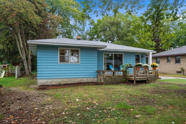 615 Fall Street, Spring Lake, MI 49456
