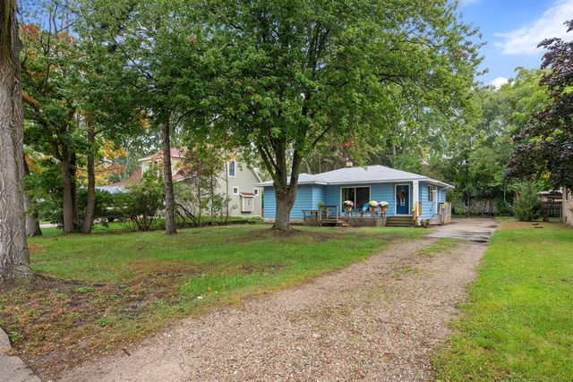 615 Fall Street, Spring Lake, MI 49456