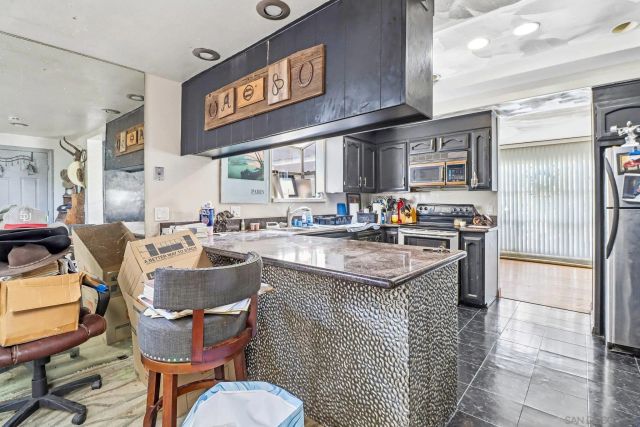 2539 Galveston St, San Diego, CA 92110