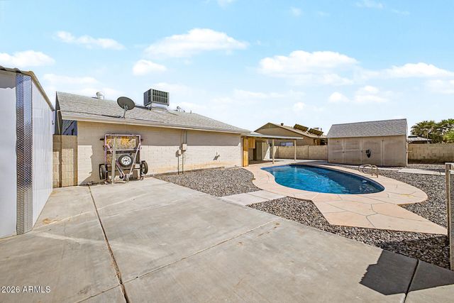7720 W EARLL Drive, Phoenix, AZ 85033