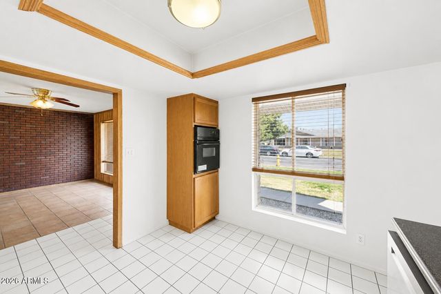 7720 W EARLL Drive, Phoenix, AZ 85033