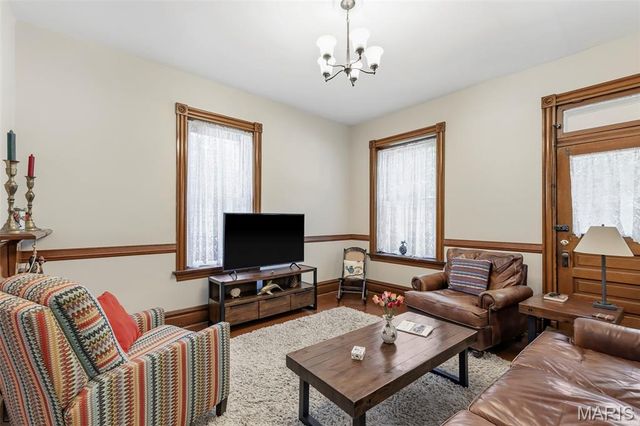 711 N 5th Street, St Charles, MO 63301