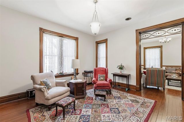 711 N 5th Street, St Charles, MO 63301